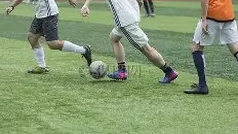 霍建华无视离婚传言，与好友欢聚一堂笑容满面