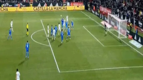 CBA连胜势头强劲，吉林宁波对决再燃战火！揭秘昨夜三战两胜的精彩对决！