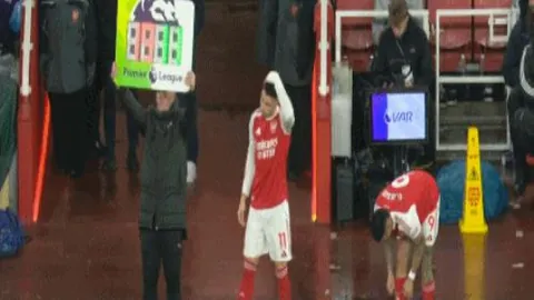 字母哥强调：排名非首要，球队应专注备战防伤病